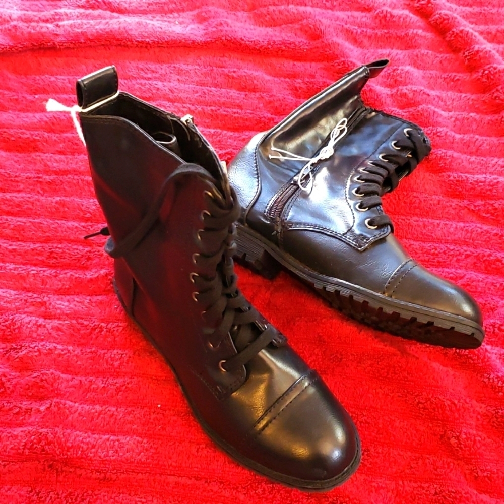 Universal Thread Army Boots 👢